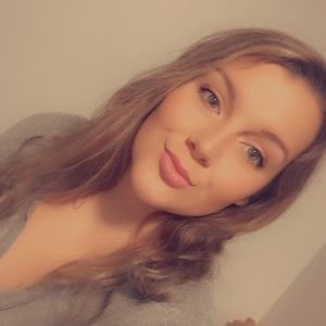 Meet your Posher, Rayven